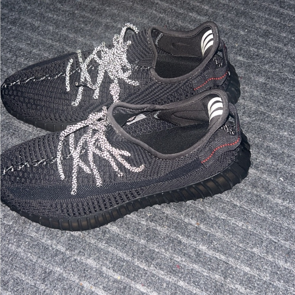 Adidas Yeezy Men's Boost 350 V2 Black
Reflective Shoe
